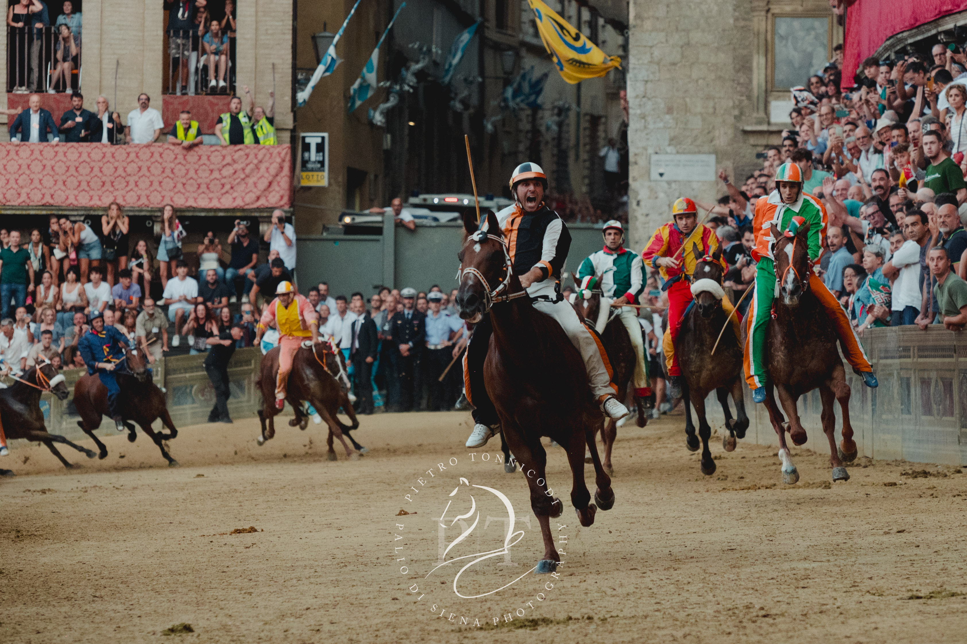 Palio 17 agosto 2024: le foto della corsa e del giubilo