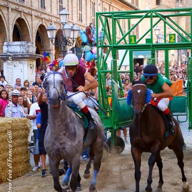 Oggi si corre la Corsa del Drappo di Loreto