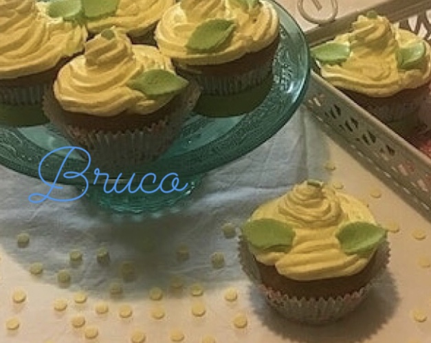 Tutorial muffin con foglie carta da zucchero ispirato ai colori del Bruco