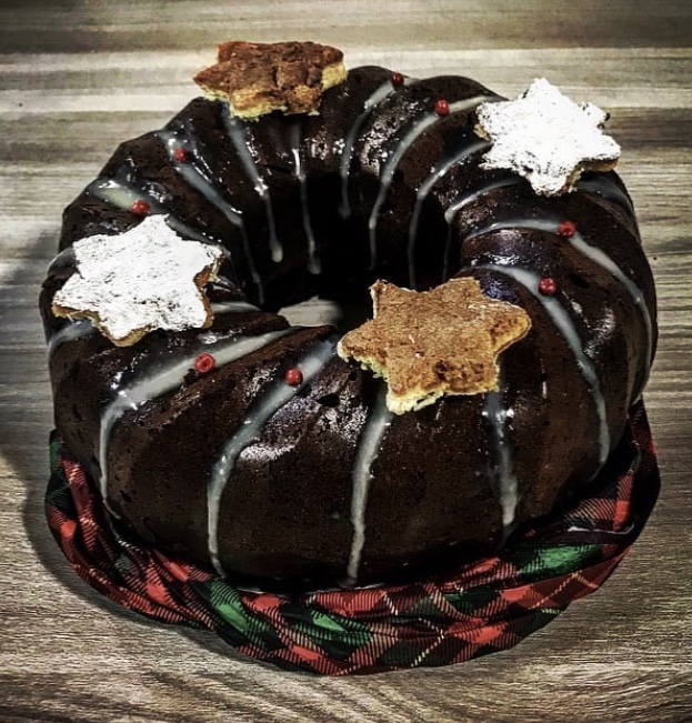 Pane, amore e chiacchiere di Palio: bundt cake con glassa al cioccolato bianco